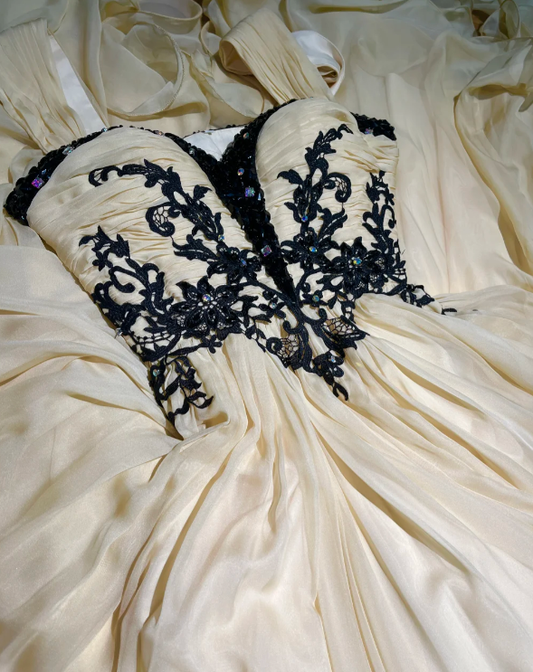 Romantic Glow – Vintage-Inspired Evening Dresses by Cedar Avenue